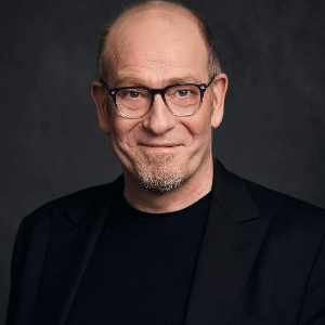 Speaker - Jochen Bauer